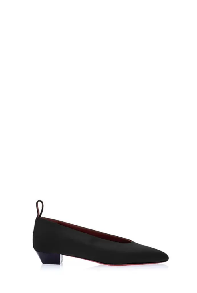 La Timida — Black Crèpe Satin